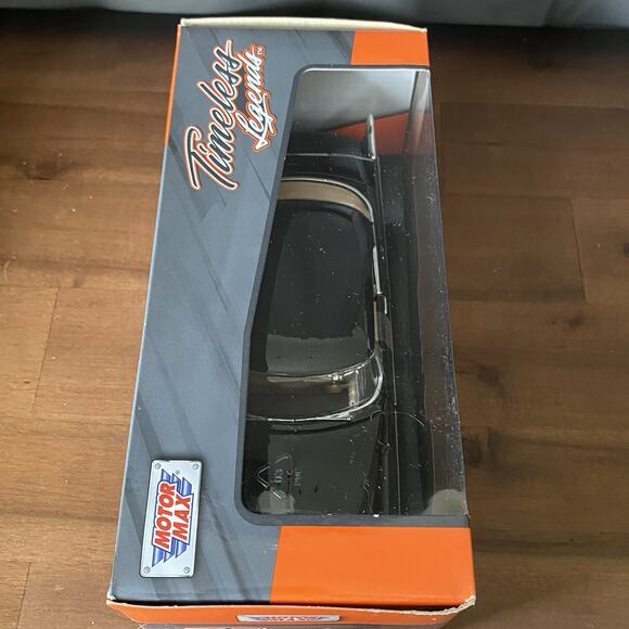 1955 Chrysler C300 Black 1/24 Scale Diecast Model Toy Car Motor Max - Picture 3 of 6